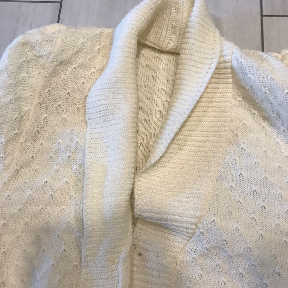 White sweater - Picture 3 of 10